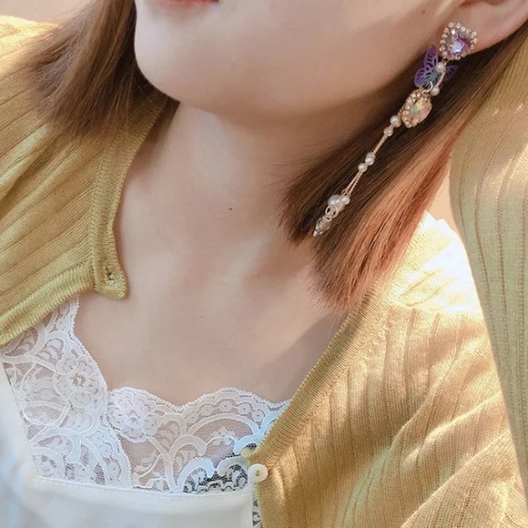 🌟 Beautiful Butterfly 🦋 Long Crystals Earrings - Picture 7 of 7